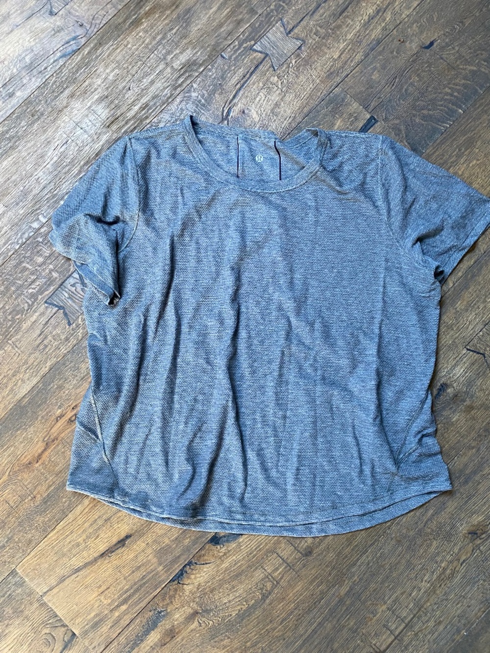 Lululemon Train to Be Short Sleeve Tee Gray Heathered Mesh Athletic Shirt 18